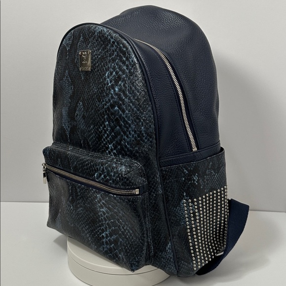 💯Authentic MCM Snakeskin Embossed Visetos Studded Medium Stark Backpack🍀 - Picture 12 of 17